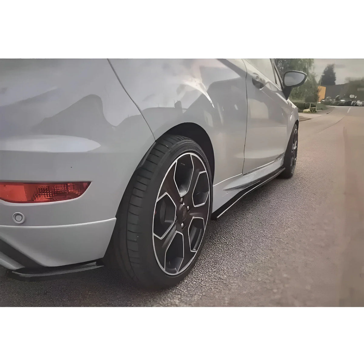 Ford Fiesta Mk7 rear bumper & diffuser kit