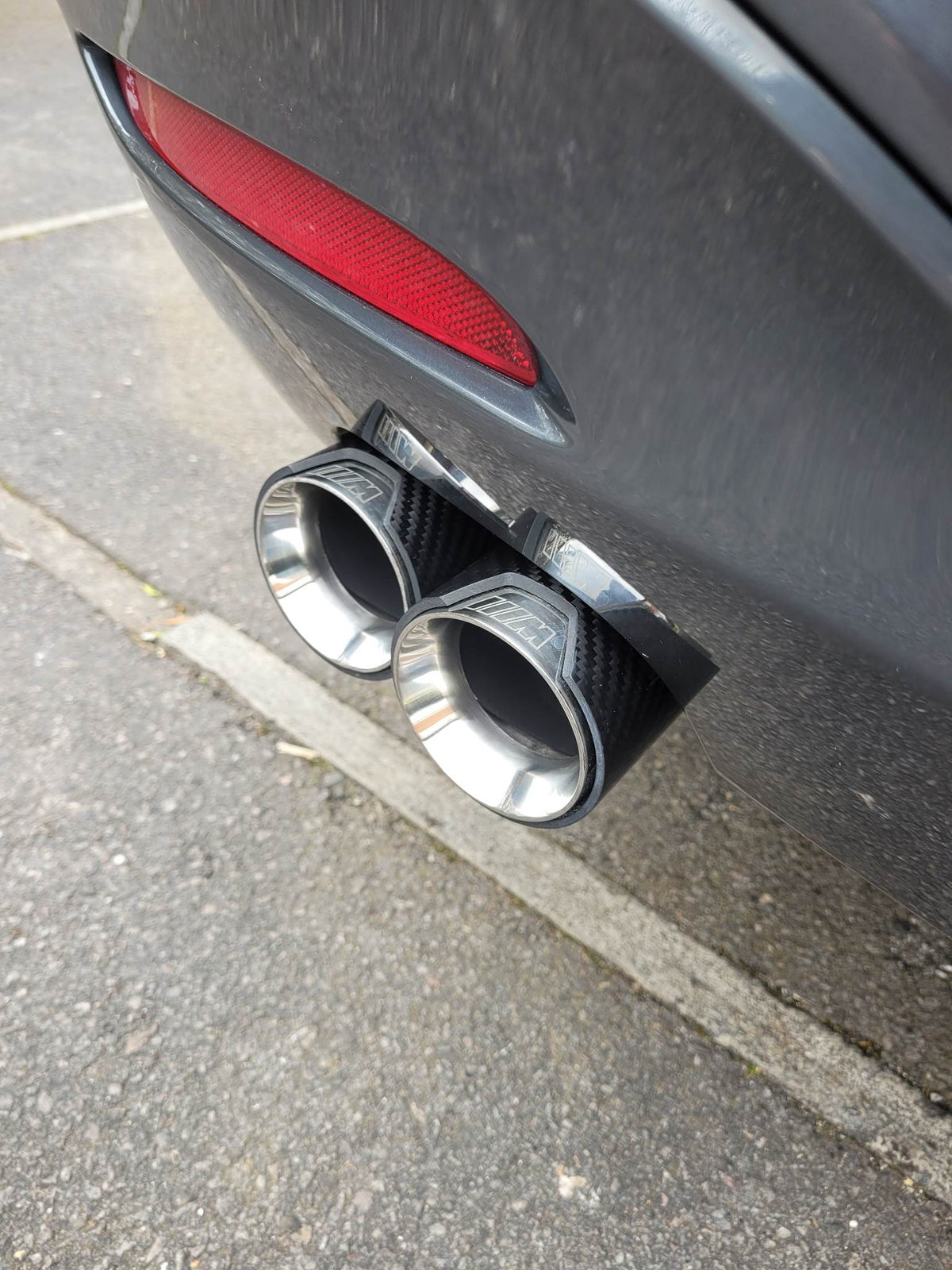 BMW F20 F21 F22 F23 F30 F31 F32 F33 F34 F36 twin exit exhaust tips
