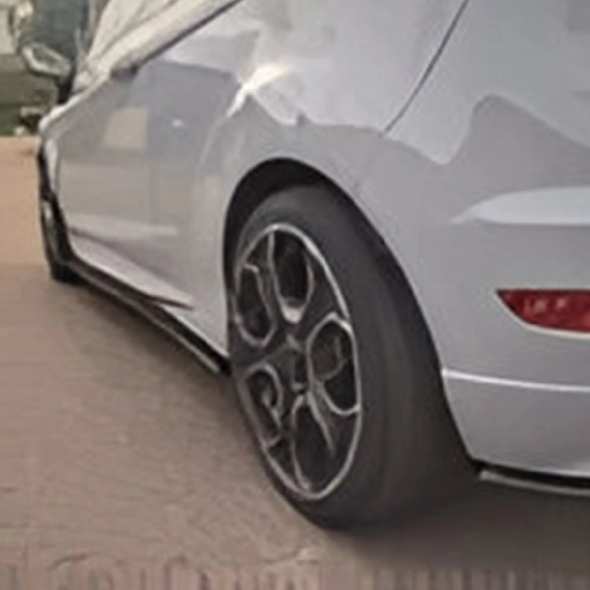 Ford Fiesta ST MK7.5 side extensions and rear splitters
