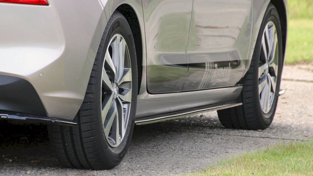 Hyundai i30 MK3 hatchback (2017-2020) side skirt splitters - Maxton Design ABS set