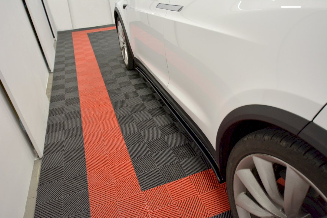 Tesla Model X (2015-) side skirts diffusers V.1 - Maxton Design