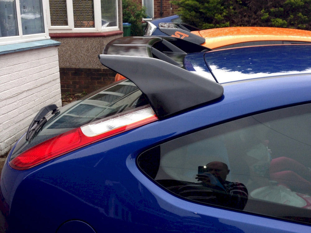 Ford Focus MK2 hatchback roof spoiler, Maxton Design RS look, primer painted