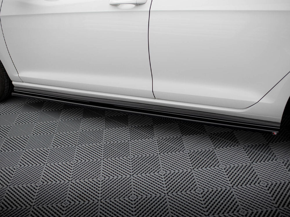 VW Golf 7 GTI pre-facelift (2013-2016) Maxton Design side skirts diffusers