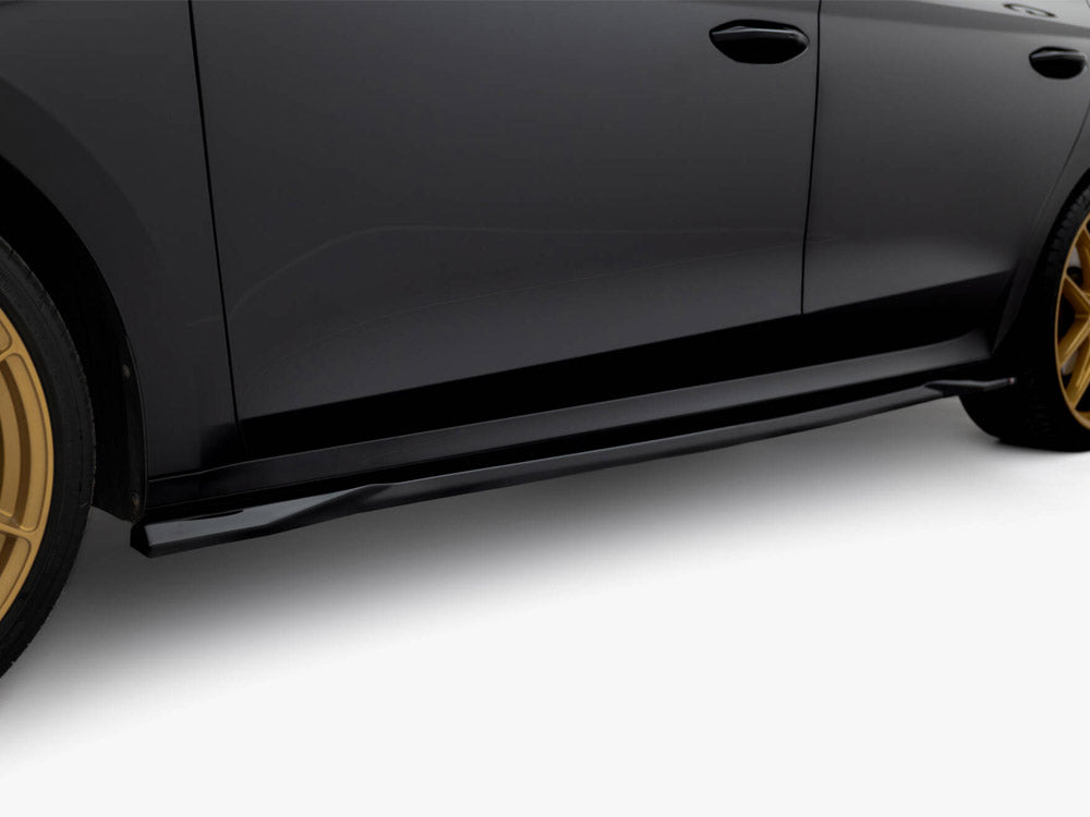 Skoda Octavia RS Mk4 Facelift 2024 side skirts, Maxton Design V.1, gloss black