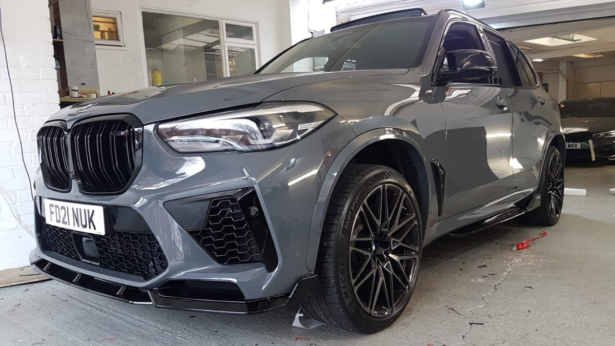 F95 X5M Gloss Black CT Carbon Body Kit - Front Splitter & Side Skirts