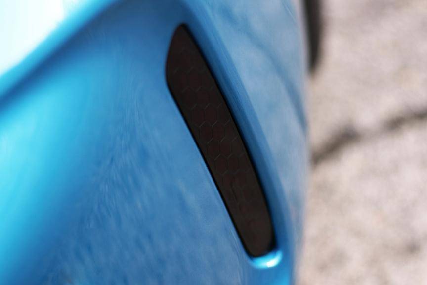 F87 M2 Rear Reflector Overlay Tint Kit - Smoked Honeycomb - Goldenwrench BLACKLINE (2016-2021)