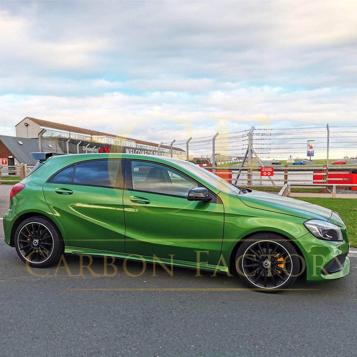 W176 A-Class RZ Style Carbon Fibre Roof Spoiler