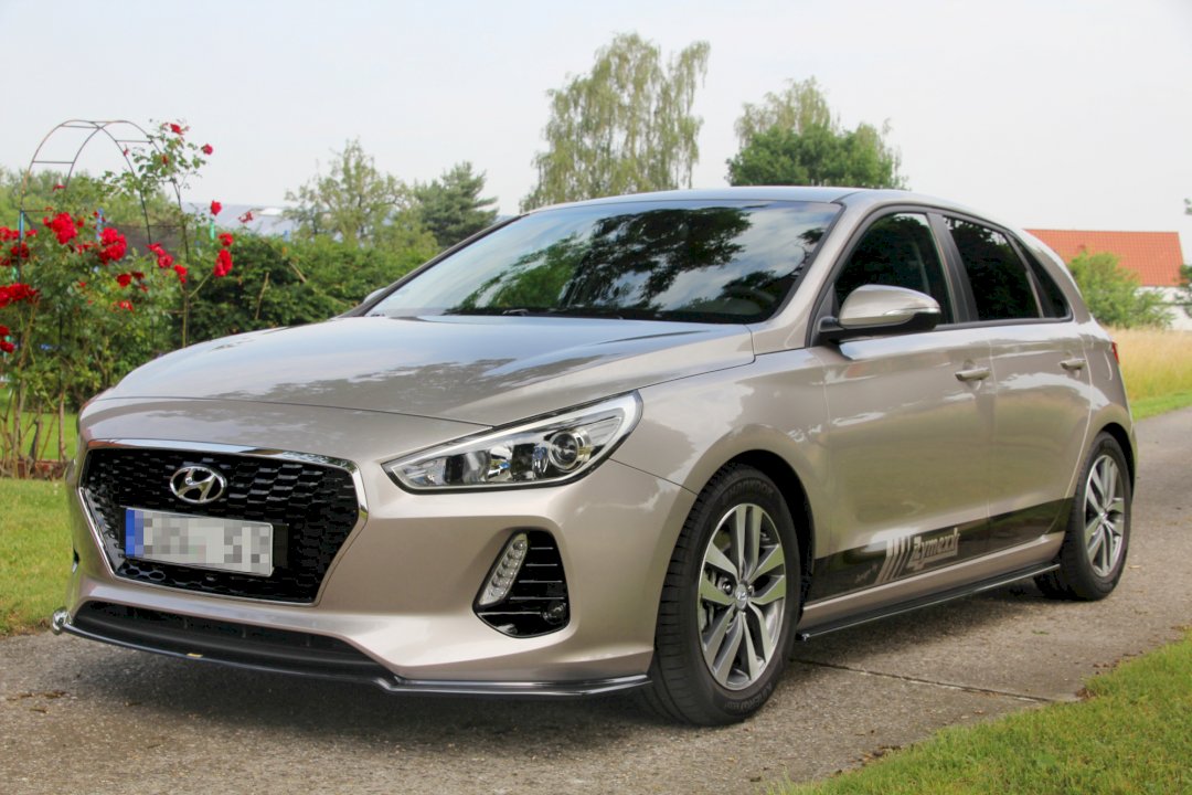Hyundai i30 MK3 hatchback (2017-2020) side skirt splitters - Maxton Design ABS set