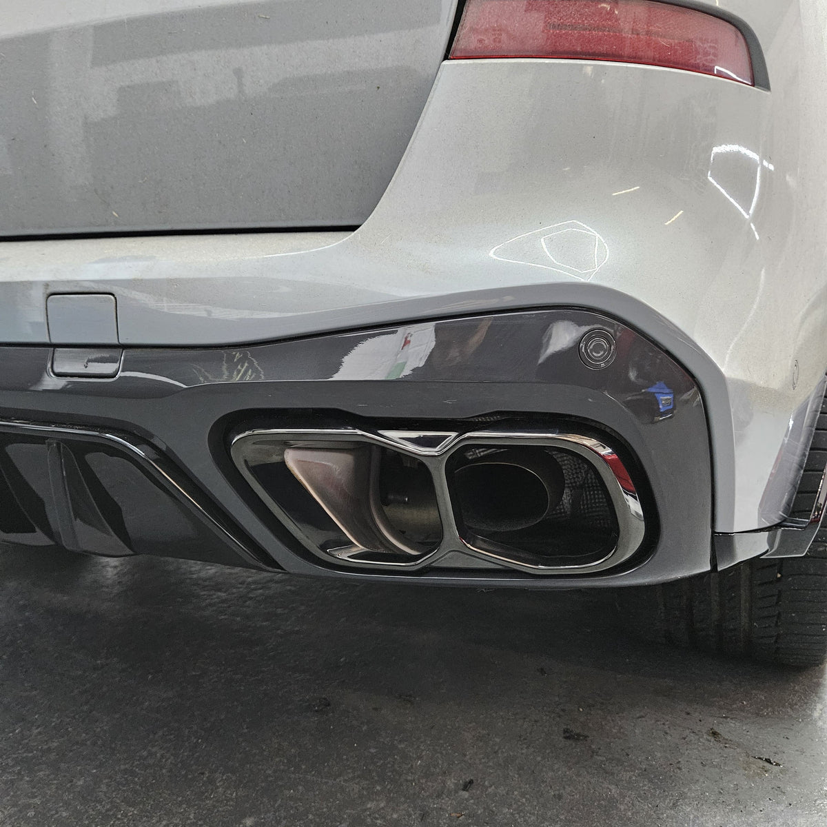 BMW G05 X5 (2023-Present, M Sport) Gloss Black Exhaust Tips