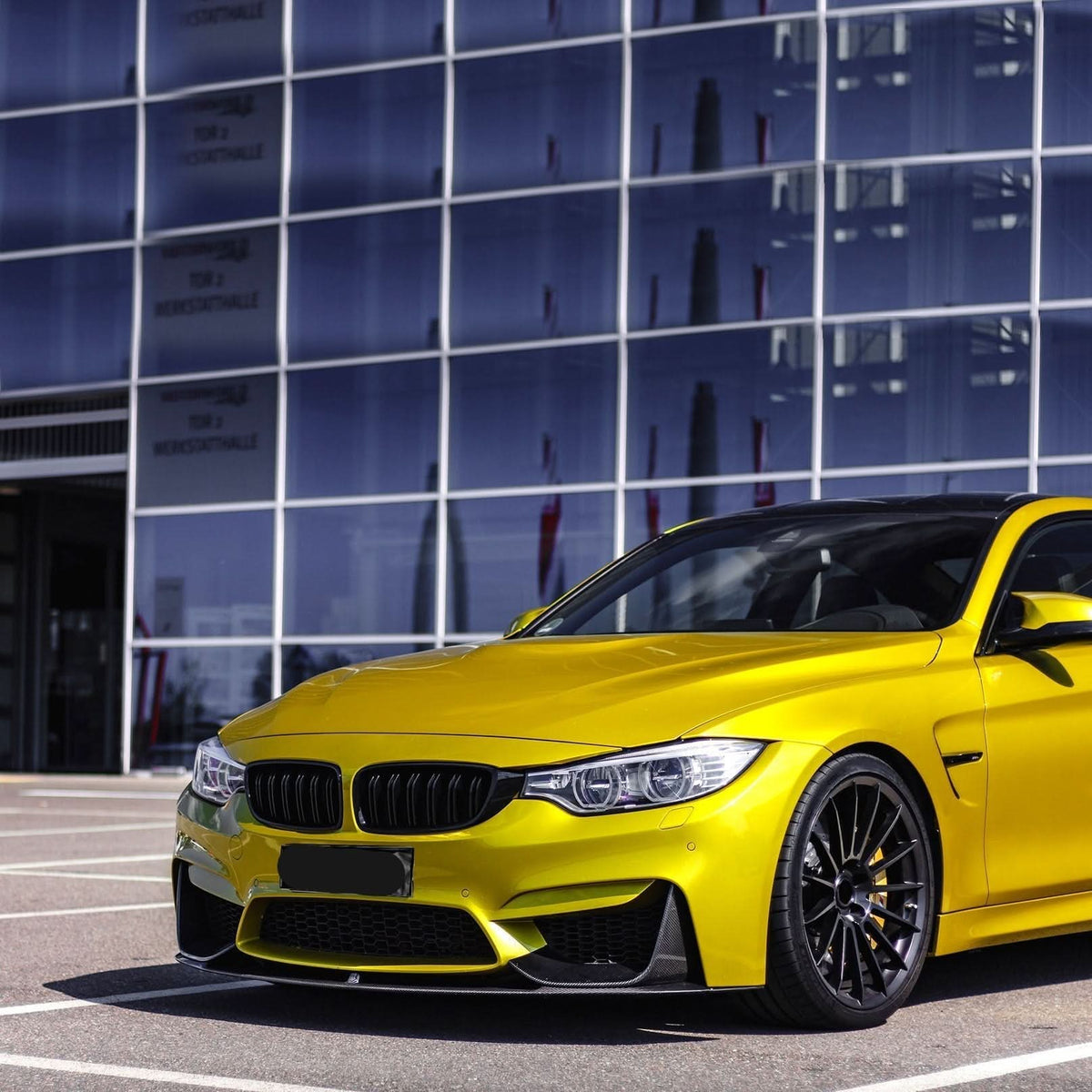 BMW F80 M3 F82 F83 M4 MP-style pre-preg carbon front splitter